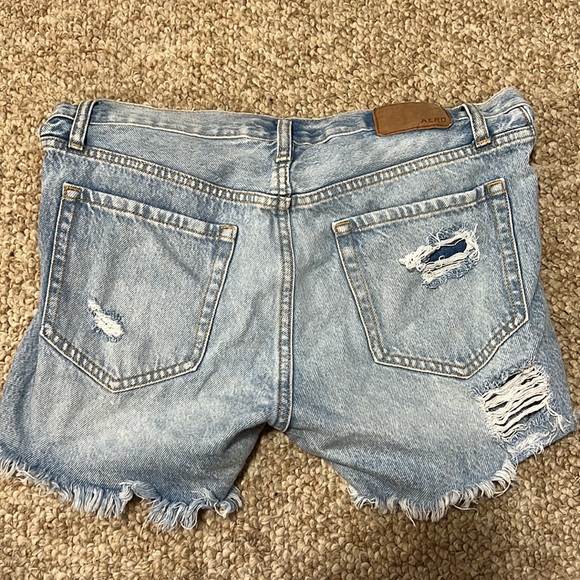 Aeropostale 90’s highrise cut-off shorts size 6 - Picture 4 of 4